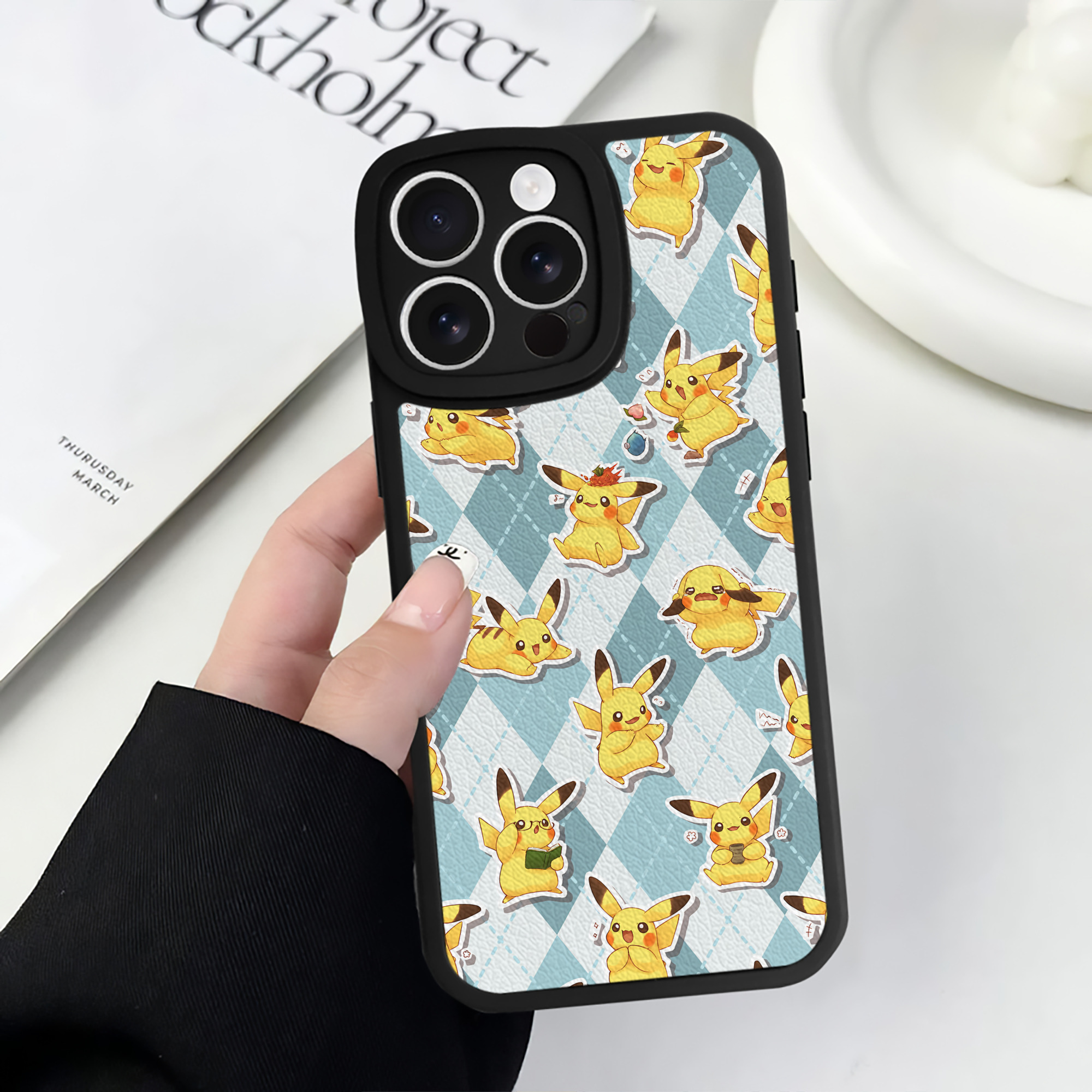 （画像用） ポケットモンスター Pokémon 【iPhone 16シリーズ対応】シリコンスマホケース（レザー調） 材質：シリコン